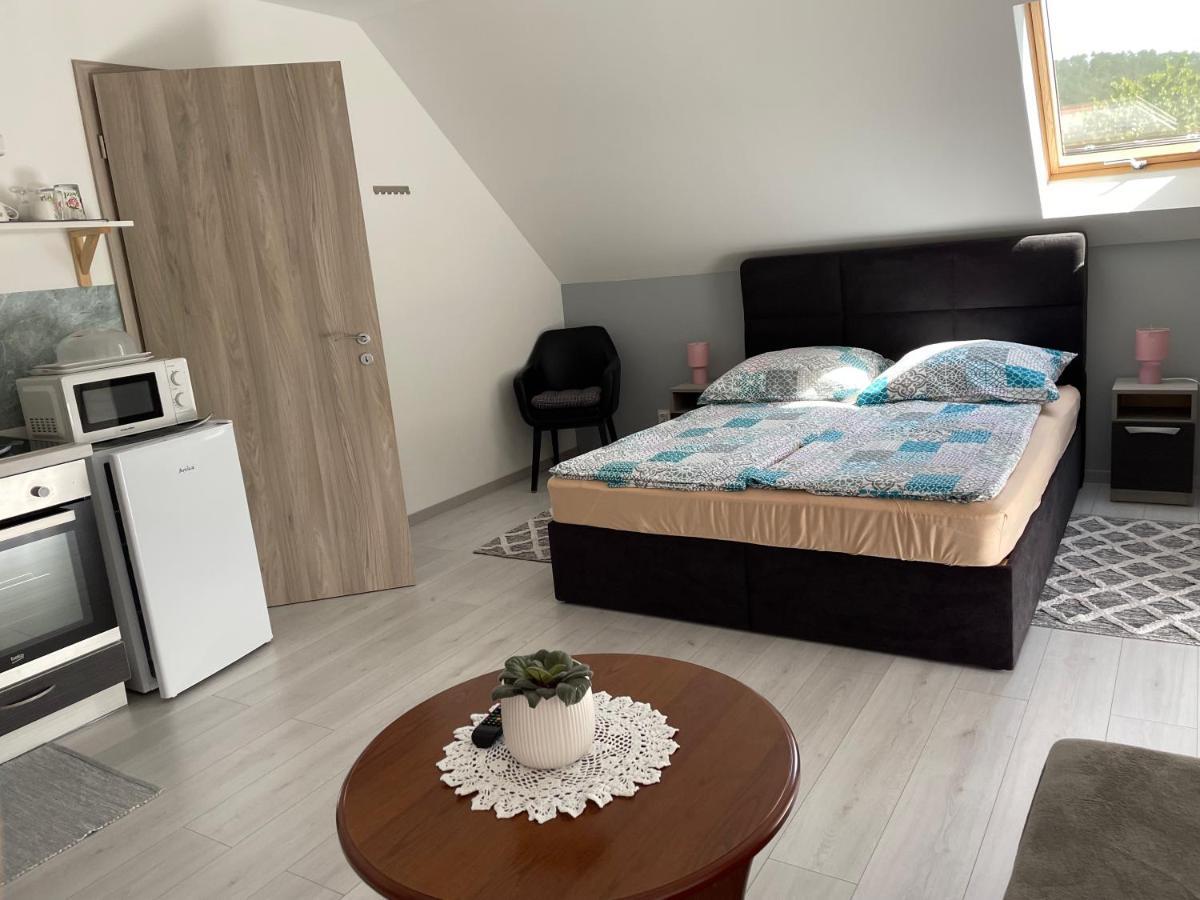 Jasmin Apartment House Vonyarcvashegy Exterior foto